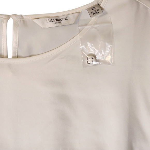 Liz Claiborne Black and White Colorblock Short Sleeve Top - Picture 5 of 6